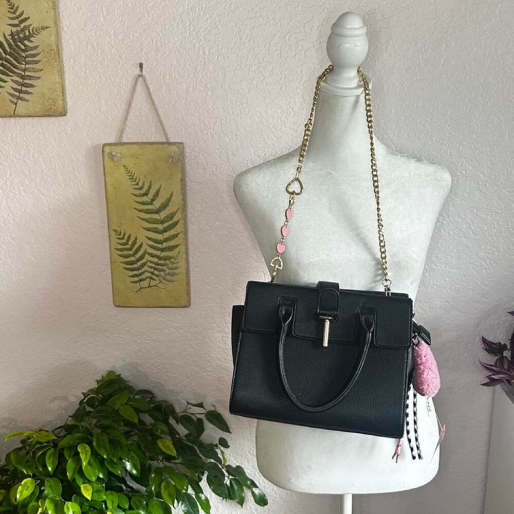 Bagco structured handbag with keychains